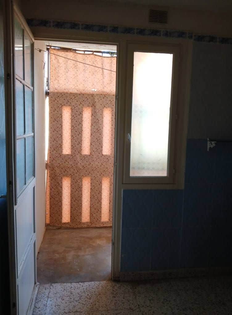 Appartement F3 à vendre – Blida (1700 Logements) - Photo 2