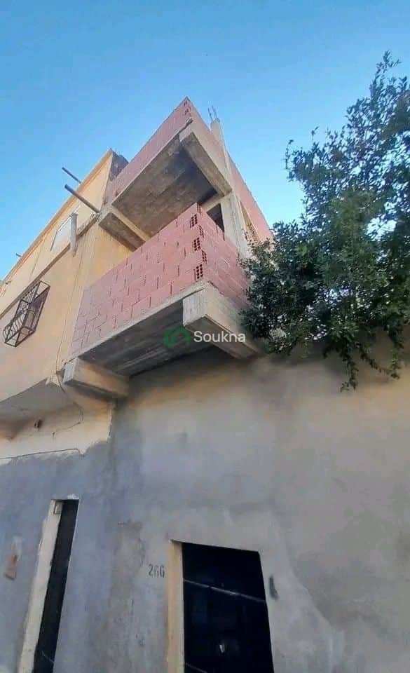 سكن للبيع بثلاث طوابق بواجهتين - Photo 2