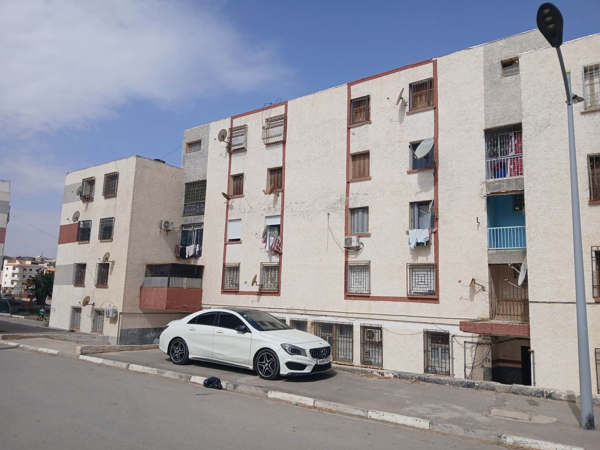 Appartement F3 haut standing à vendre – Souk Ahras (Châabani) - Photo 2