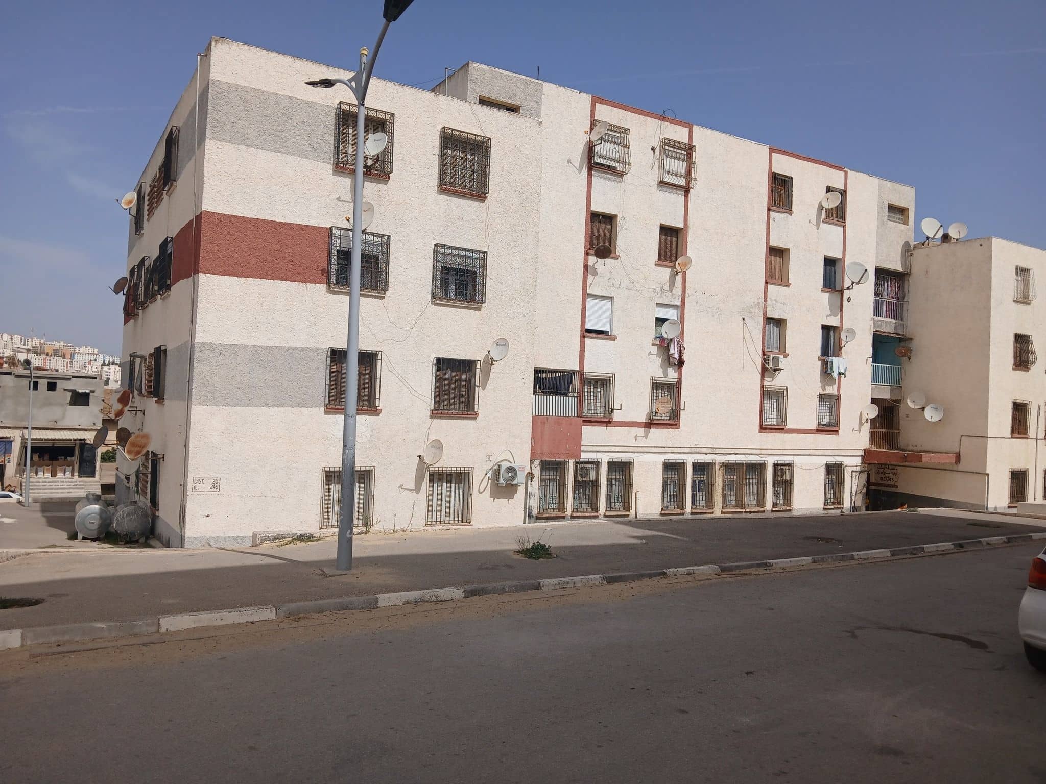 Appartement F3 haut standing à vendre – Souk Ahras (Châabani)-0
