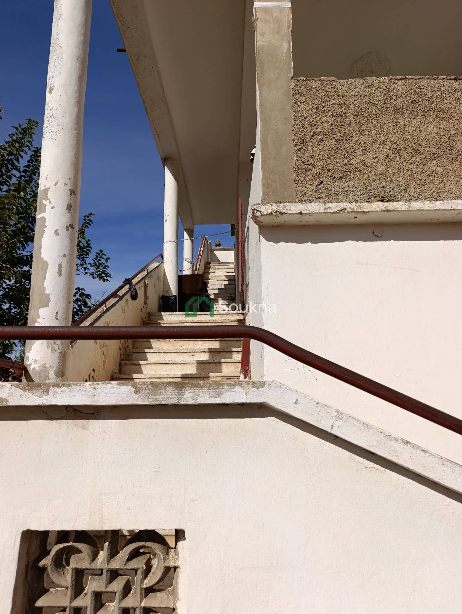 Villa R+1 à vendre à Guerroua-10