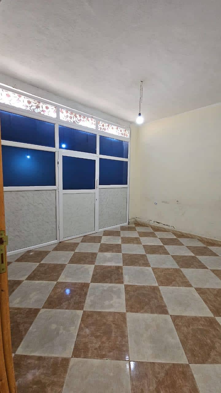 Bâtiment à vendre – Plain-pied avec 3 façades au centre d’Aïn Kerma (El Tarf) - Photo 12