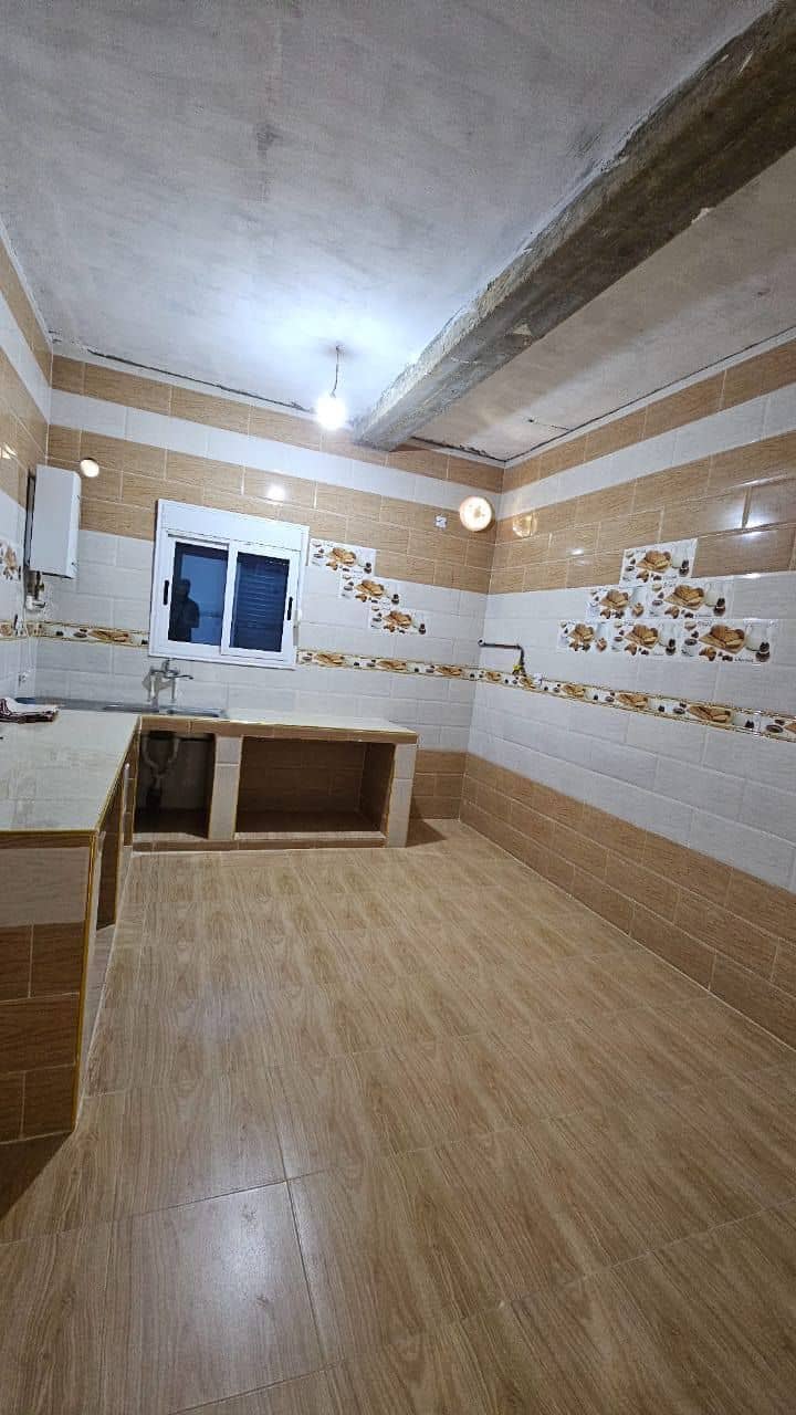 Bâtiment à vendre – Plain-pied avec 3 façades au centre d’Aïn Kerma (El Tarf) - Photo 14