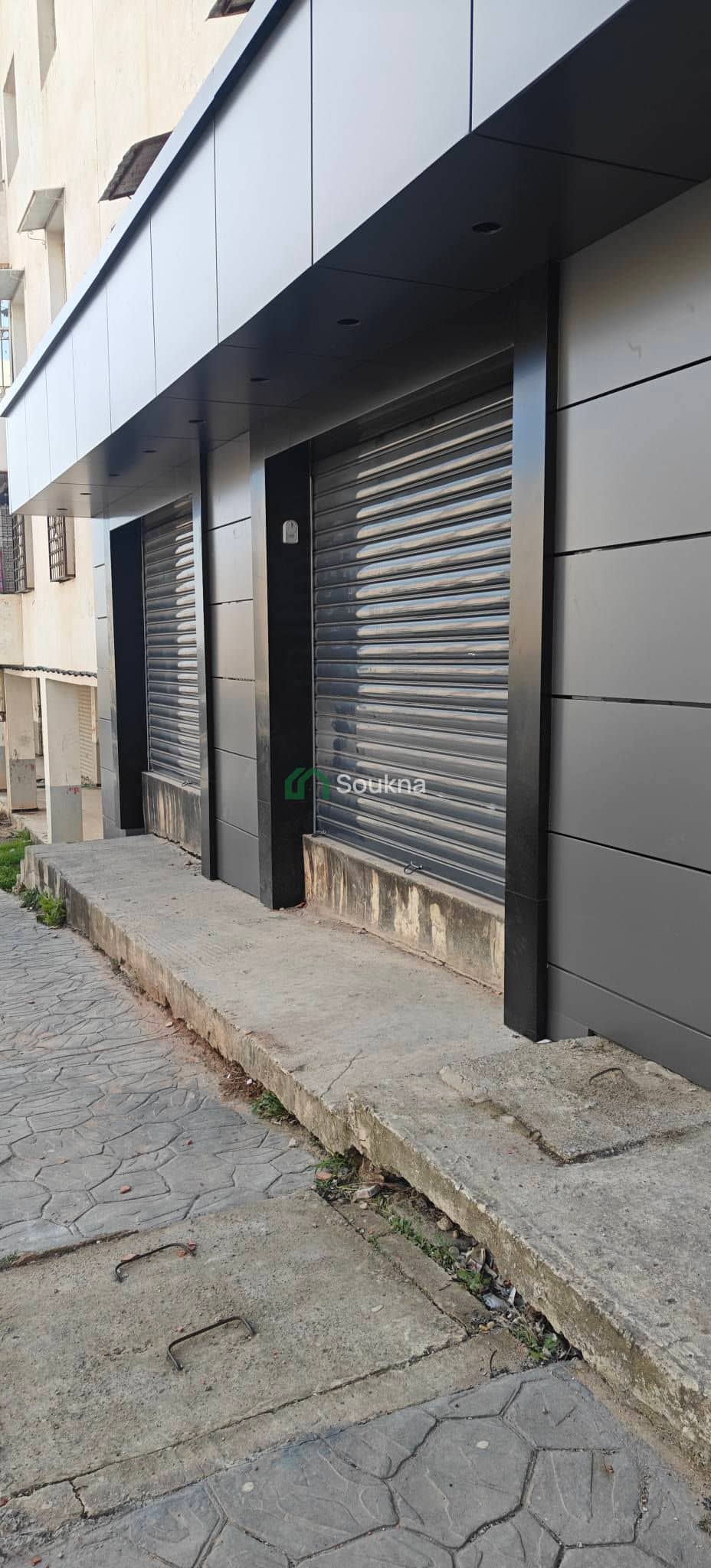 À louer – 2 locaux commerciaux-1