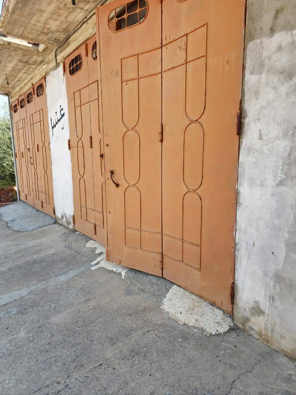 Bâtiment à vendre – Plain-pied avec 3 façades au centre d’Aïn Kerma (El Tarf) - Photo 2