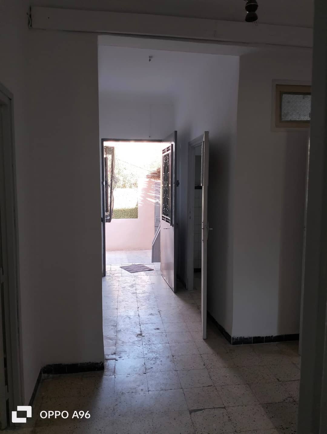 Appartement F3 + Cour à Louer – Cité Mahal (La Brémaire) - Photo 2