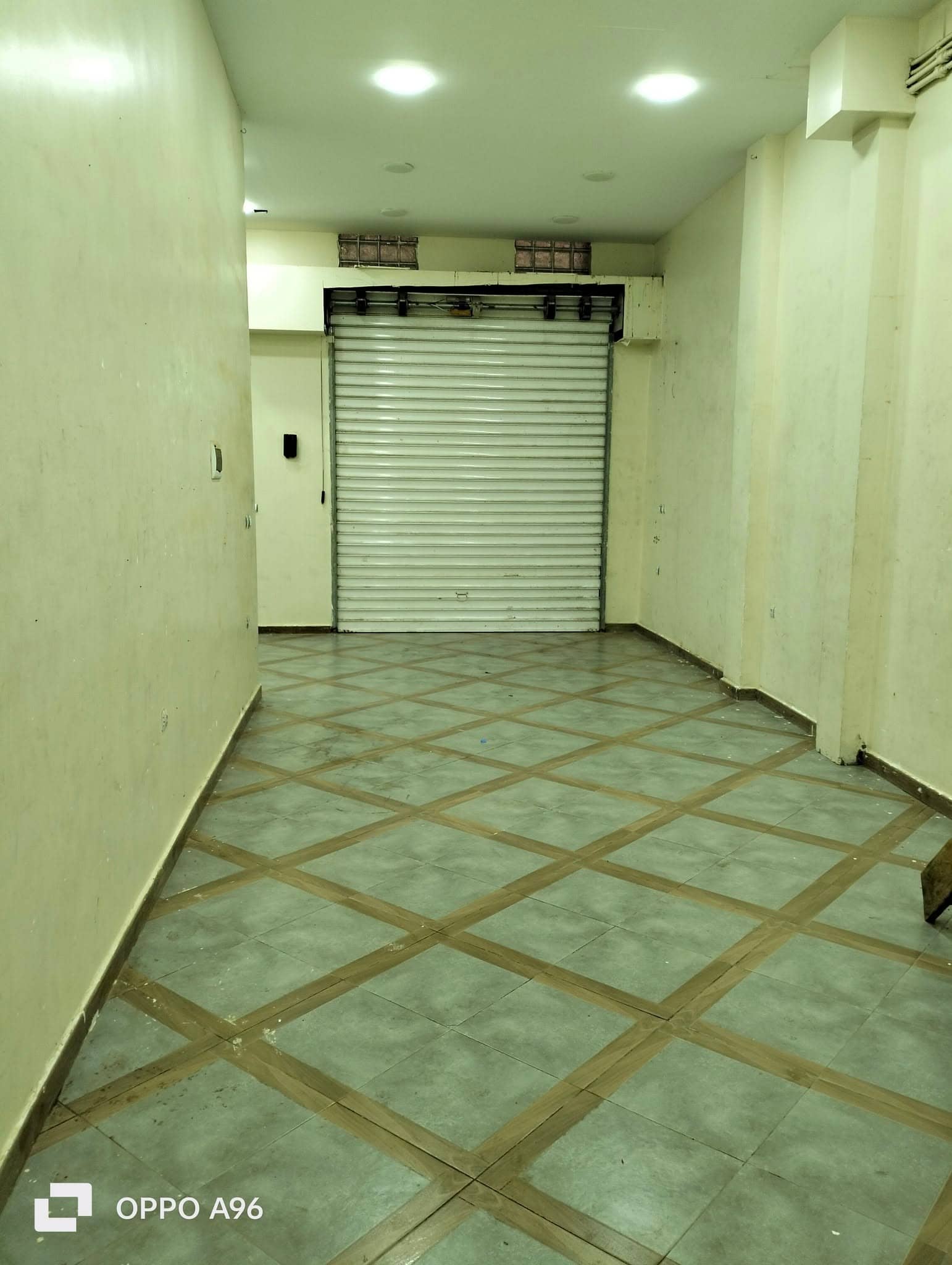 Villa Moderne R+2 à Vendre – Village Thier (Bouira)-1