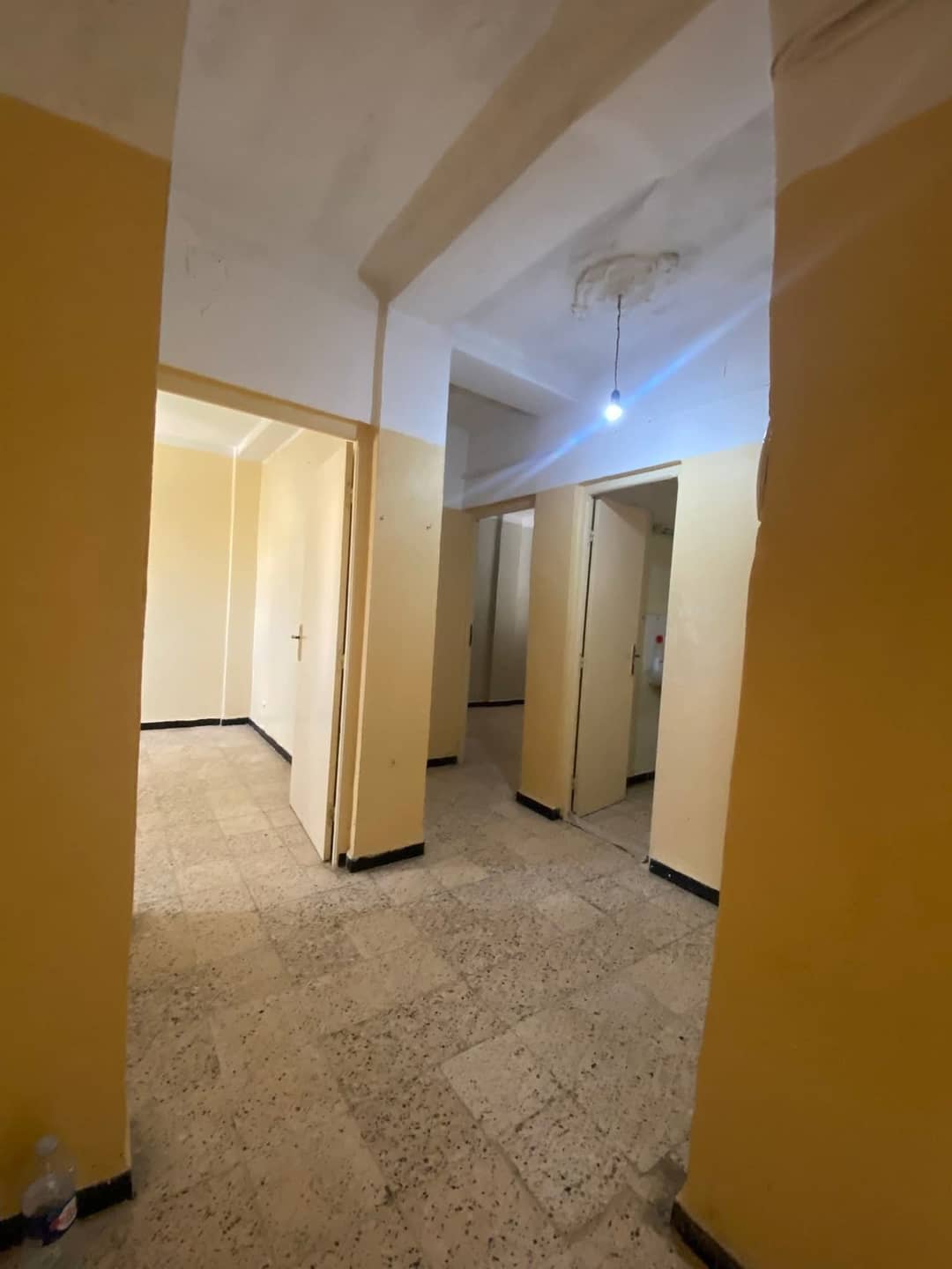 Appartement F3 à vendre – 4ᵉ étage, centre-ville El Tarf - Photo 4