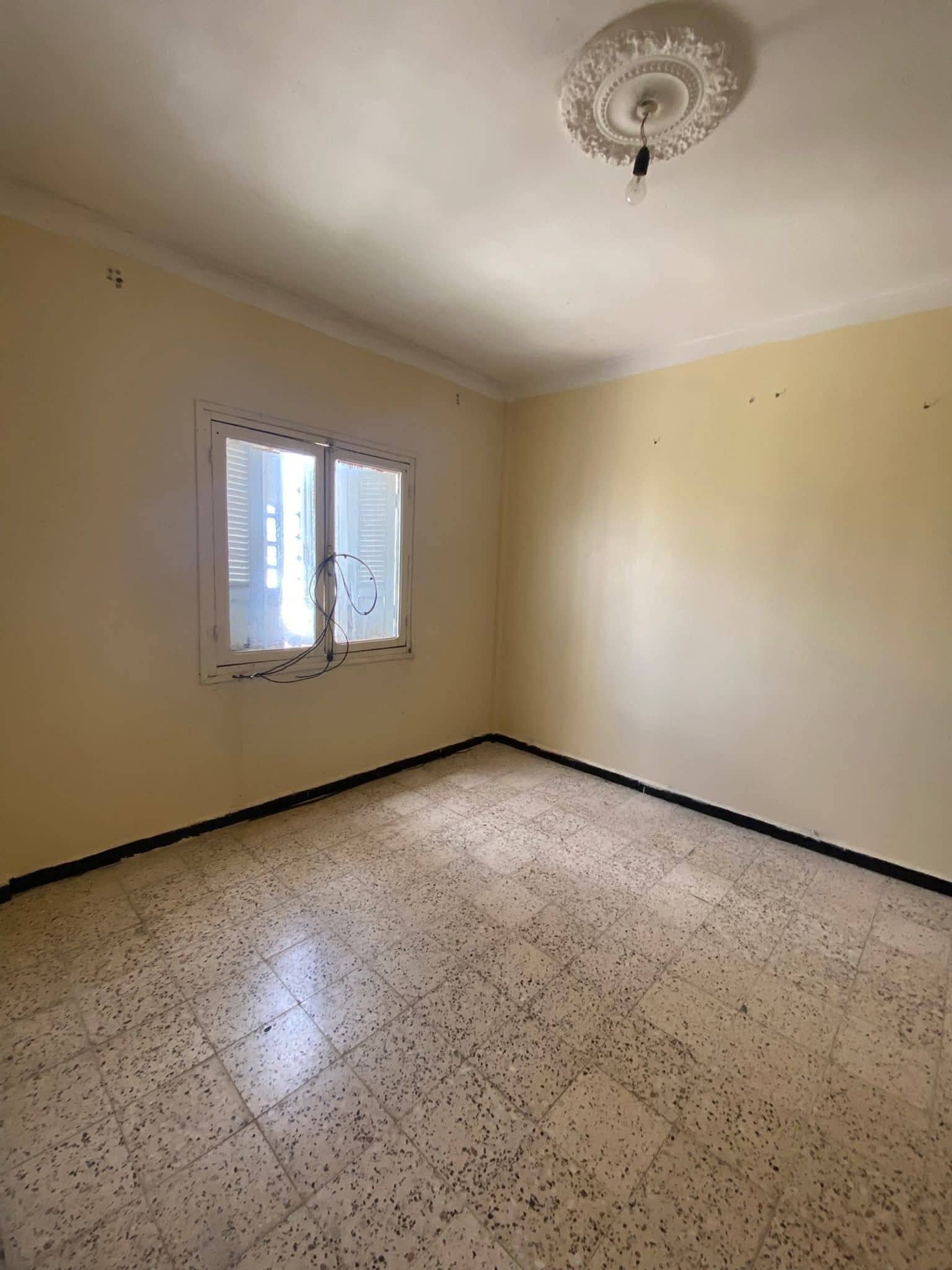 Appartement F3 à vendre – 4ᵉ étage, centre-ville El Tarf-4