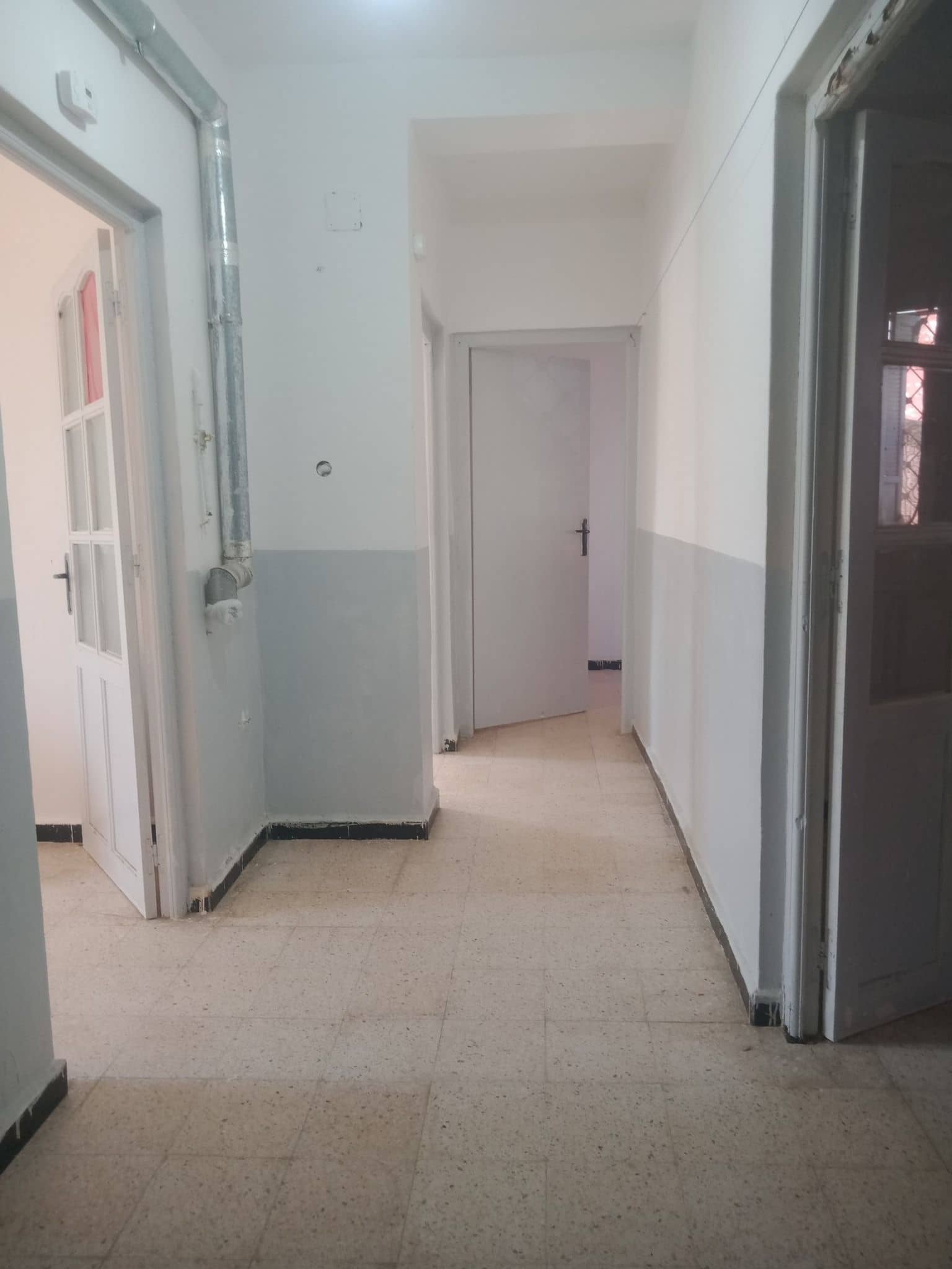 Appartement F3 à vendre – Rez-de-chaussée, centre-ville El Tarf-4