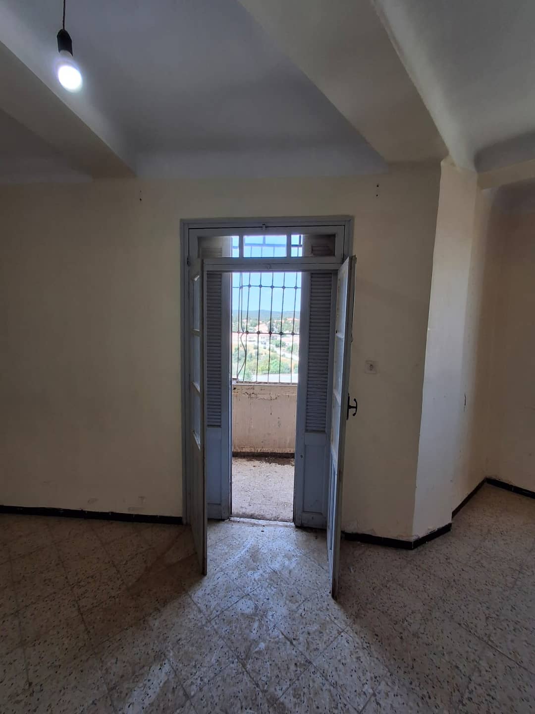 Appartement à vendre – Quartier résidentiel de Bouira - Photo 3