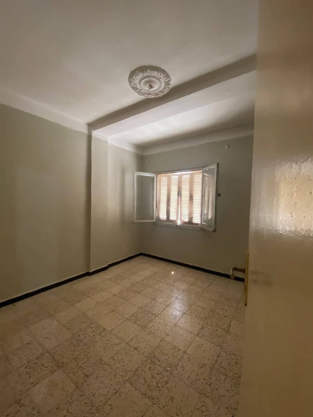 Appartement F3 à vendre – 4ᵉ étage, centre-ville El Tarf - Photo 6