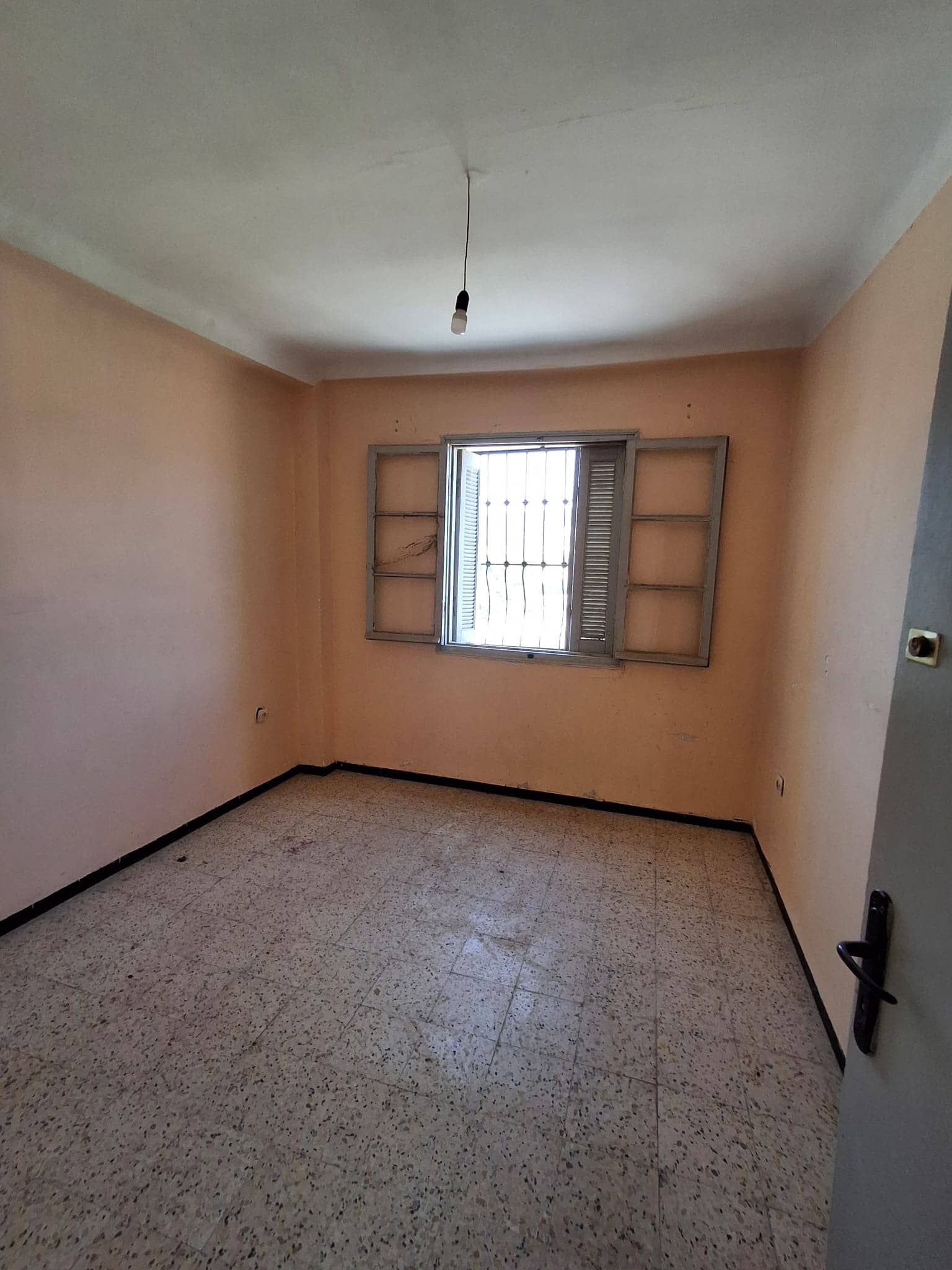 Appartement à vendre – Quartier résidentiel de Bouira-1