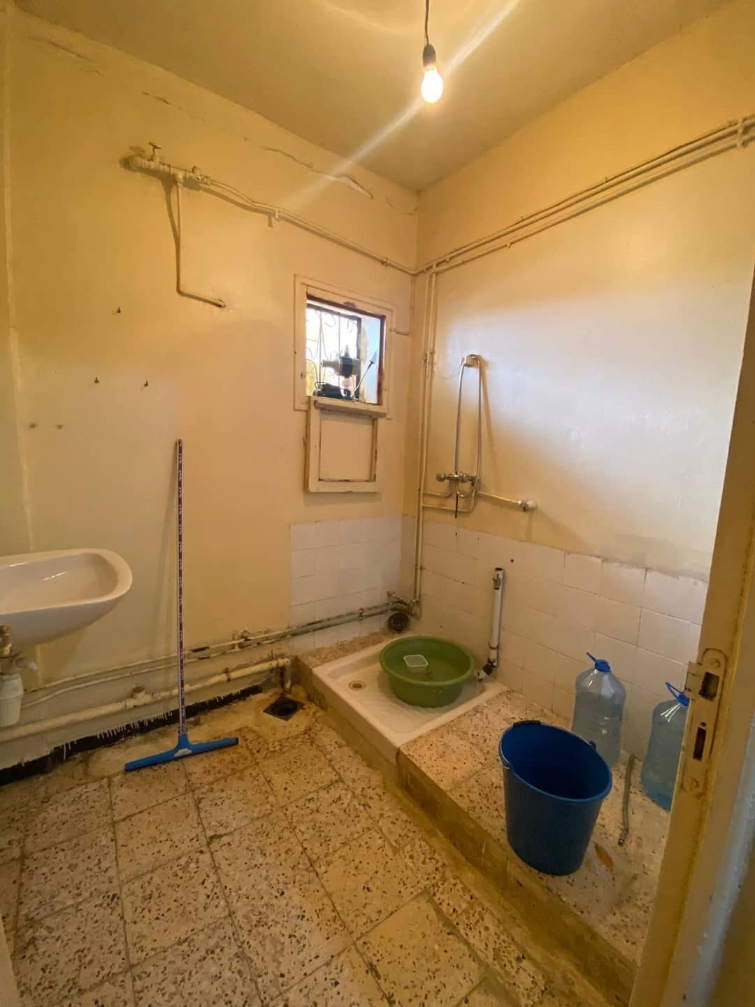 Appartement F3 à vendre – 4ᵉ étage, centre-ville El Tarf - Photo 8