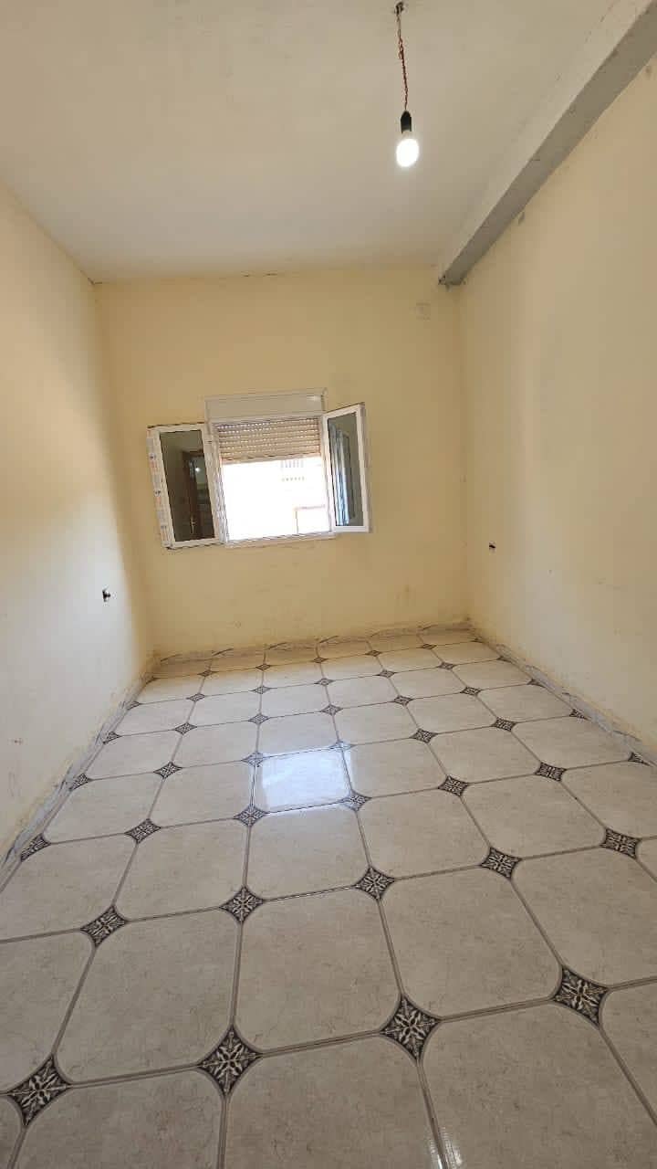 Bâtiment à vendre – Plain-pied avec 3 façades au centre d’Aïn Kerma (El Tarf) - Photo 9