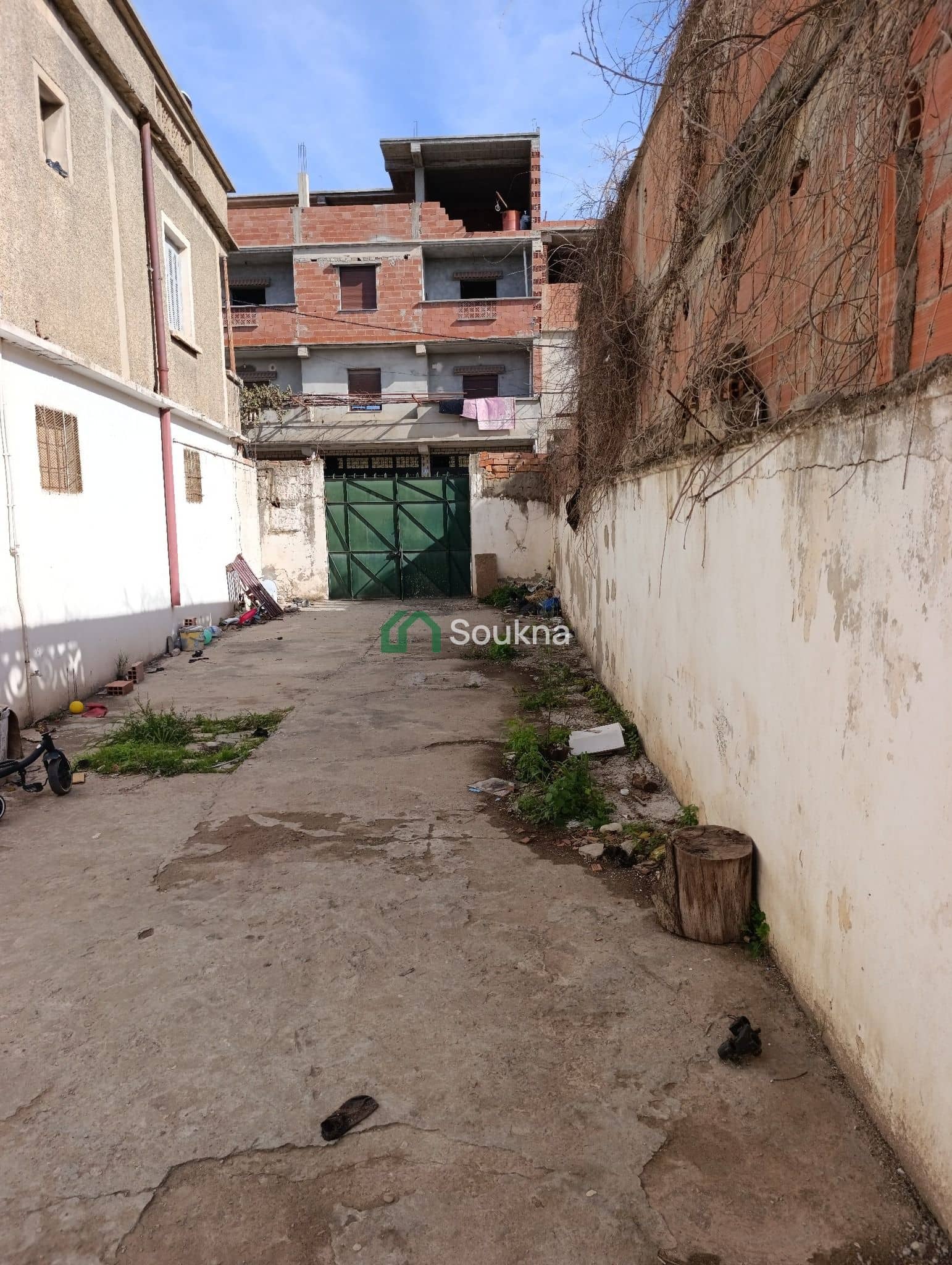 Villa R+1 à vendre à Guerroua-8