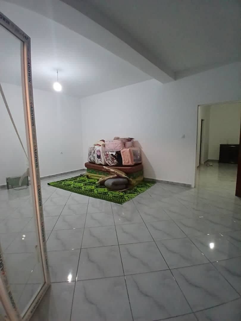 Bâtiment semi-fini à vendre – 4 étages + terrasse, vue sur le lac Oubira – El Kala-5