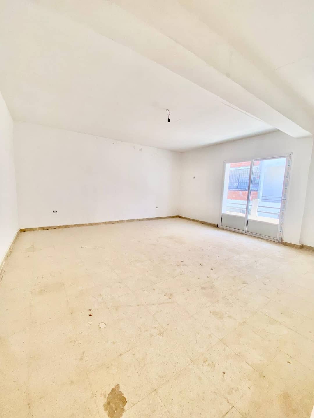 Appartement F4 à vendre – El Tarf (Quartier 202 Logements) - Photo 4