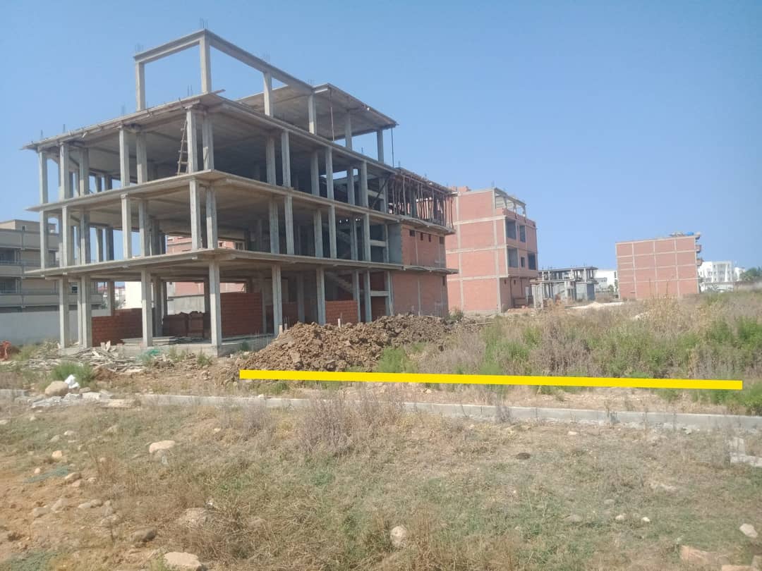 Terrain à vendre – 2 façades, centre-ville El Tarf - Photo 3