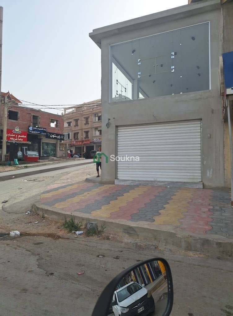 À LOUER – Local commercial-0