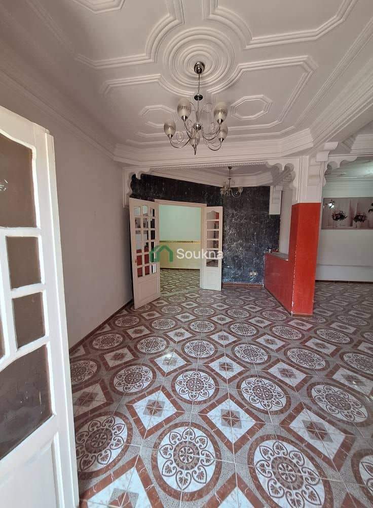 À LOUER – Étage de villa - Photo 1