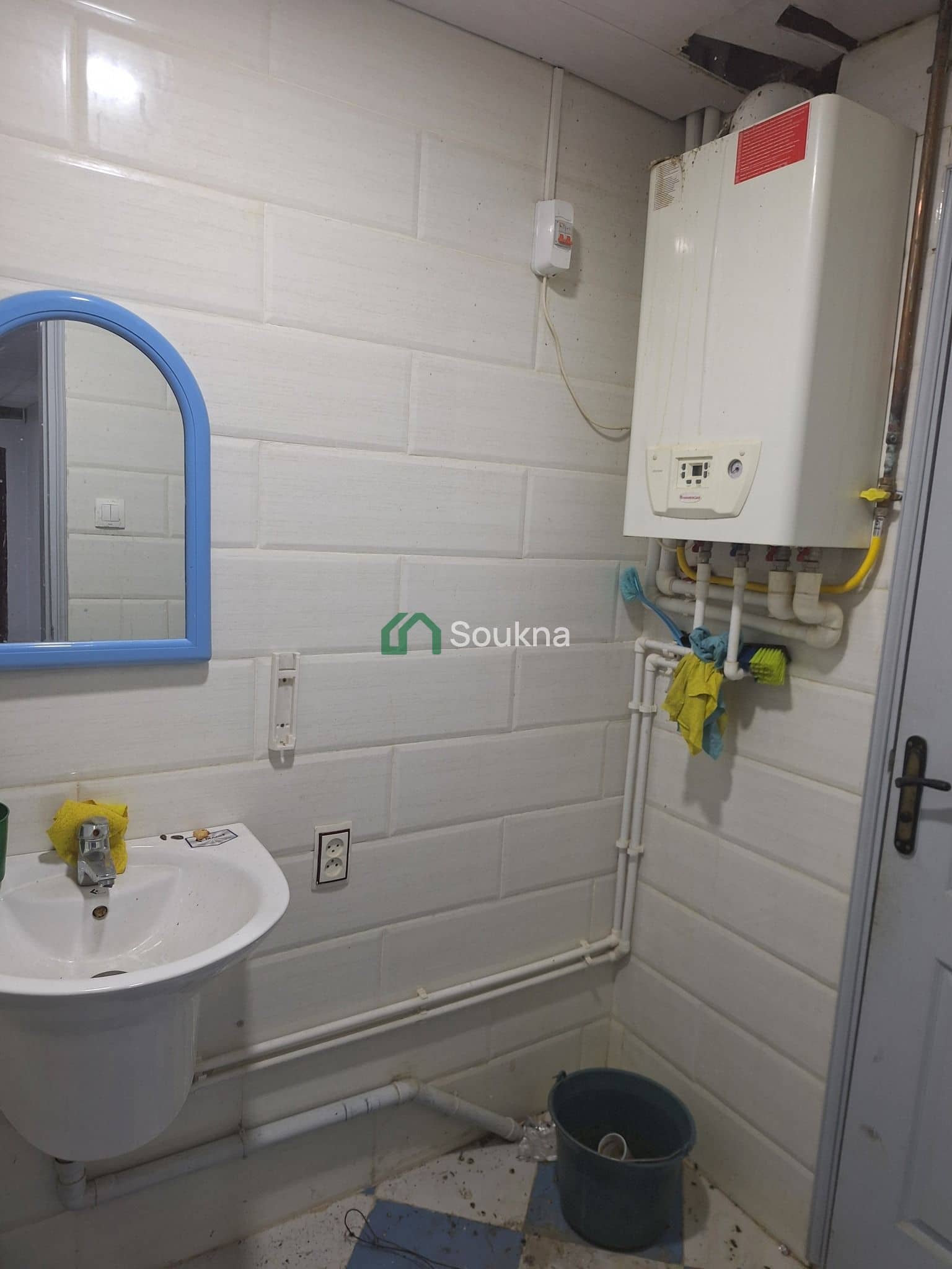 À VENDRE – Service / Bureau-9