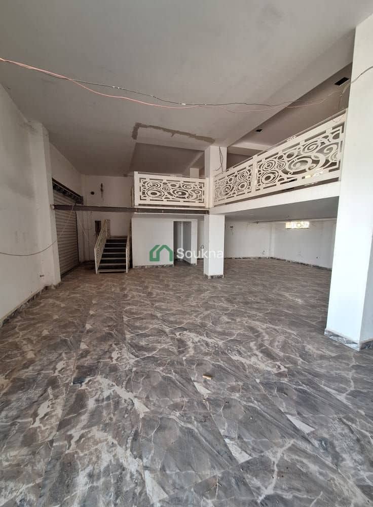 À LOUER / À VENDRE Local commercial-9