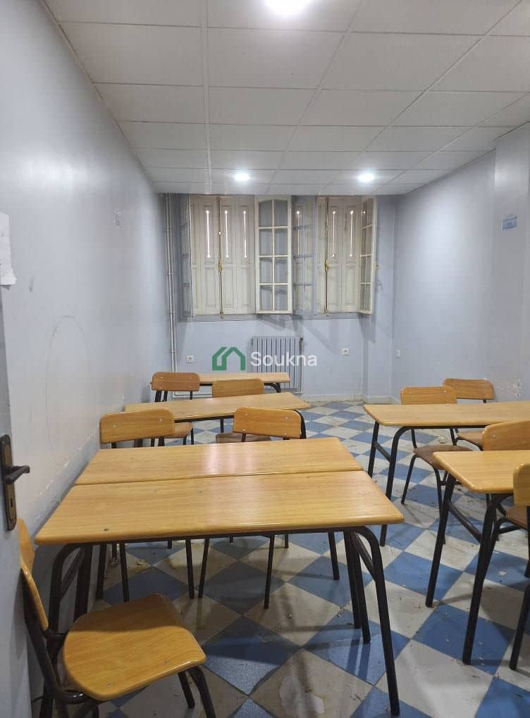 À VENDRE – Service / Bureau-10