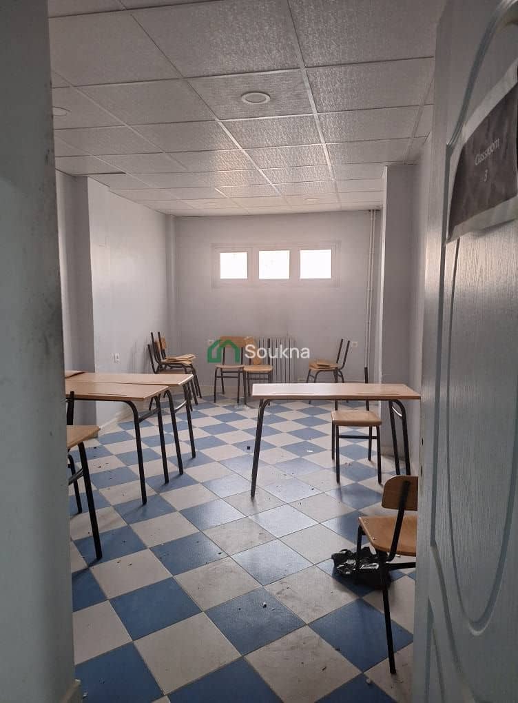 À VENDRE – Service / Bureau-11