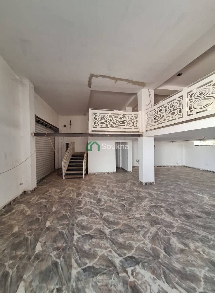 À LOUER / À VENDRE Local commercial-11