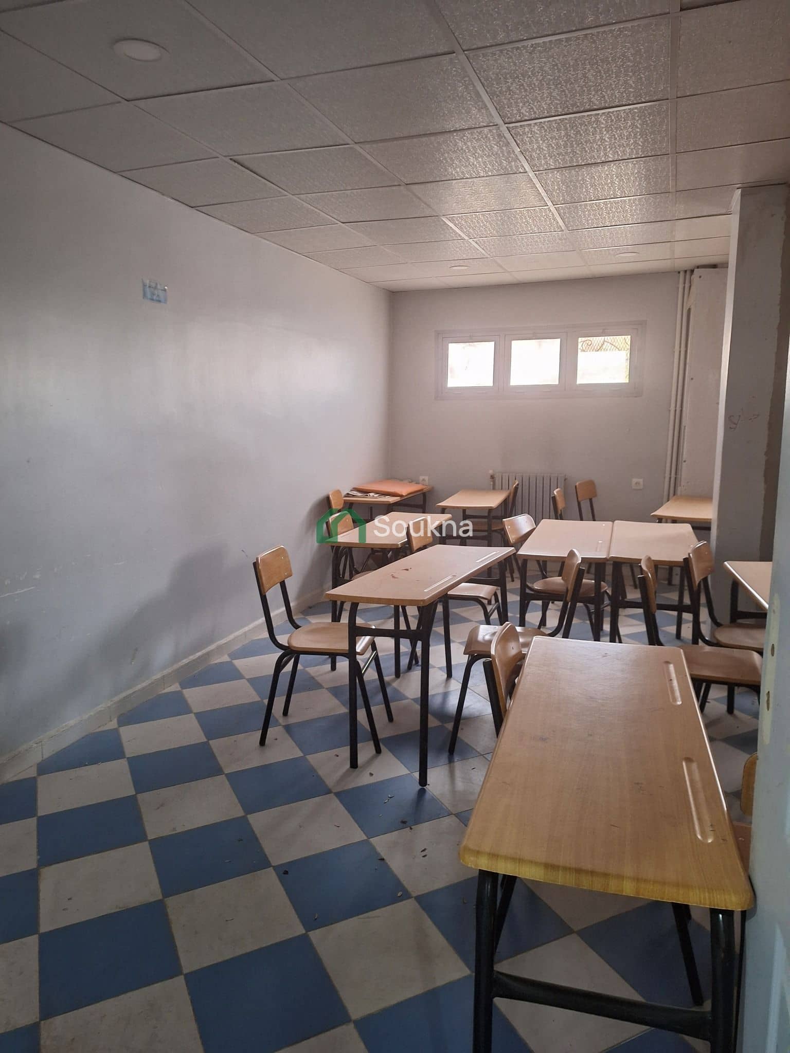 À VENDRE – Service / Bureau-13