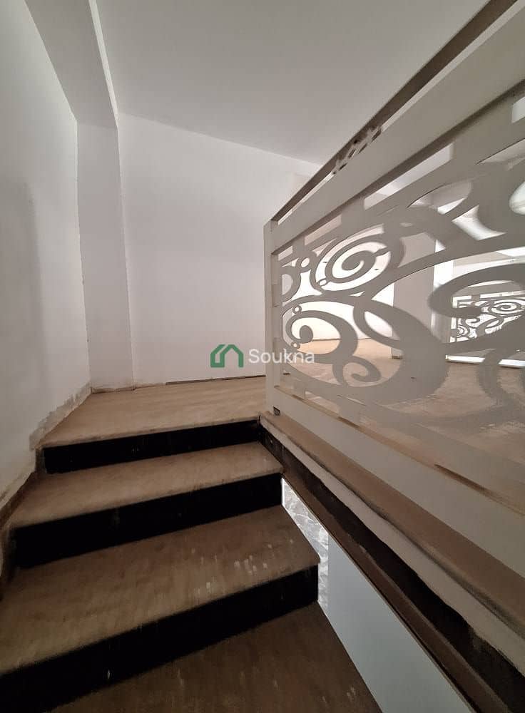 À LOUER / À VENDRE Local commercial-13