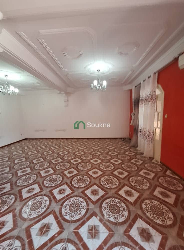 À LOUER – Étage de villa - Photo 2