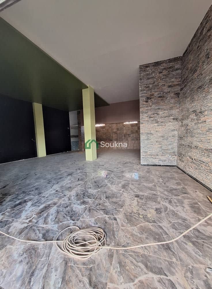 À LOUER / À VENDRE Local commercial-27