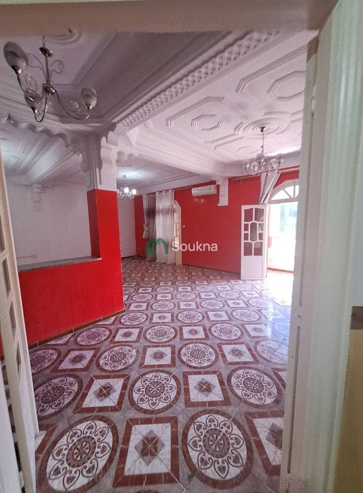 À LOUER – Étage de villa - Photo 5