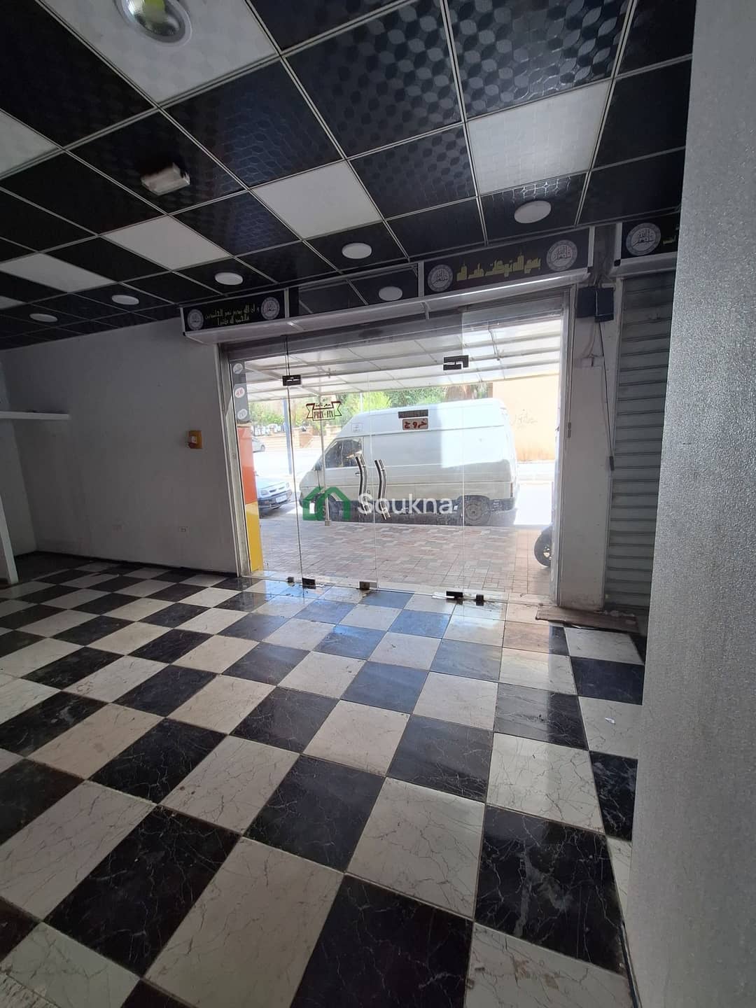 À LOUER – Showroom / Local commercial - Photo 8