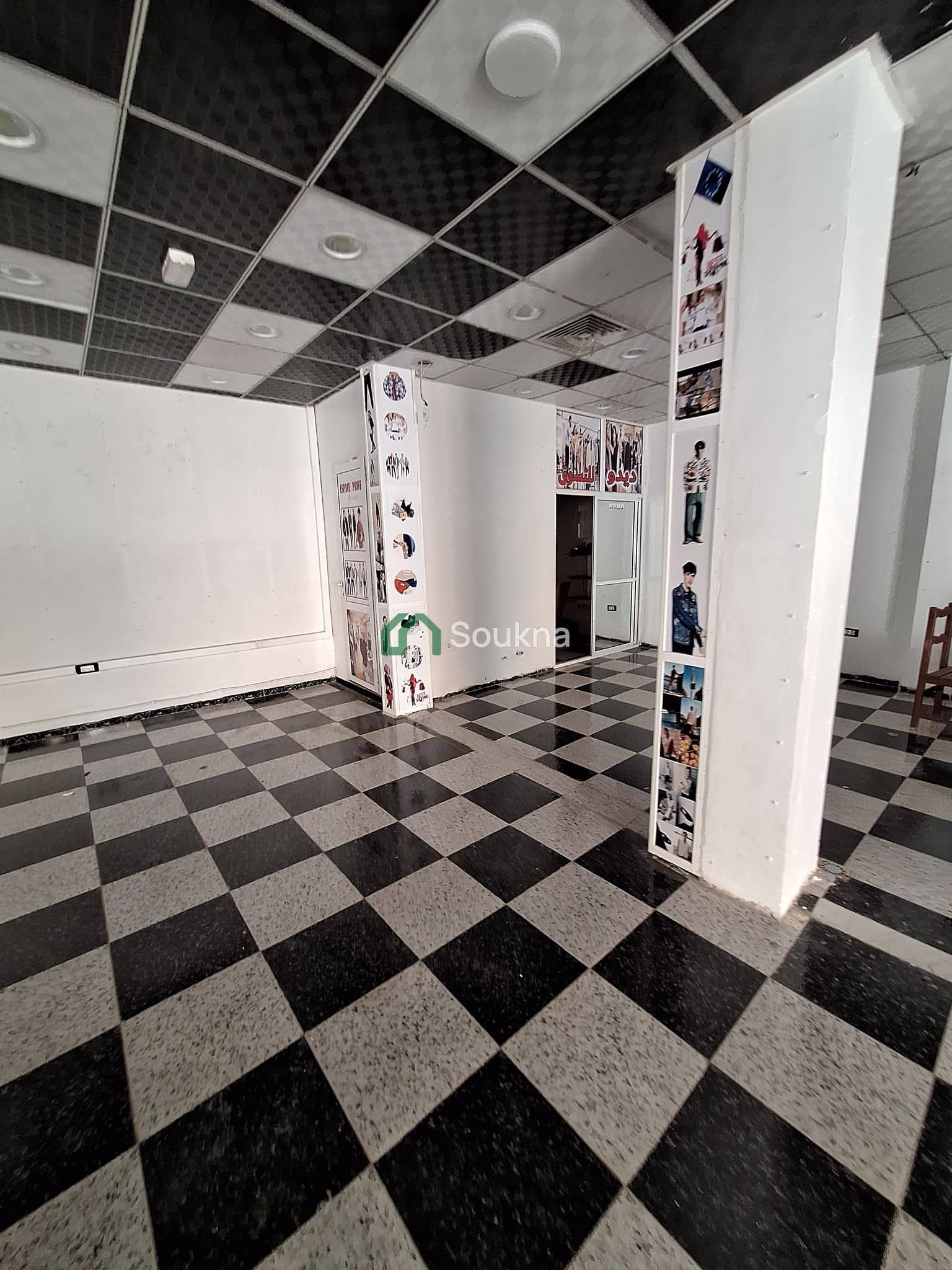 À LOUER – Showroom / Local commercial-8