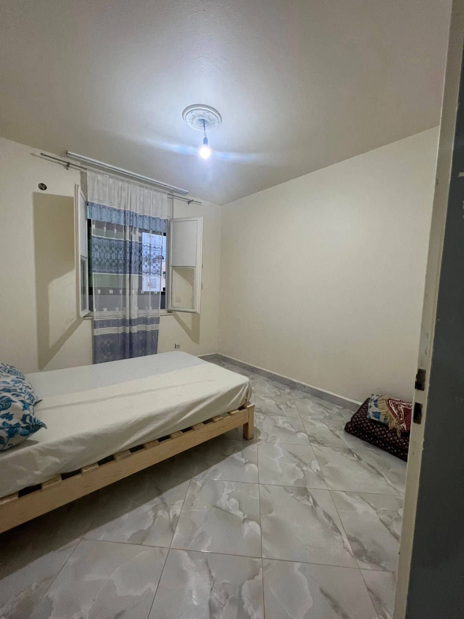 À vendre : Appartement F4 avec double façade et vue sur mer-11